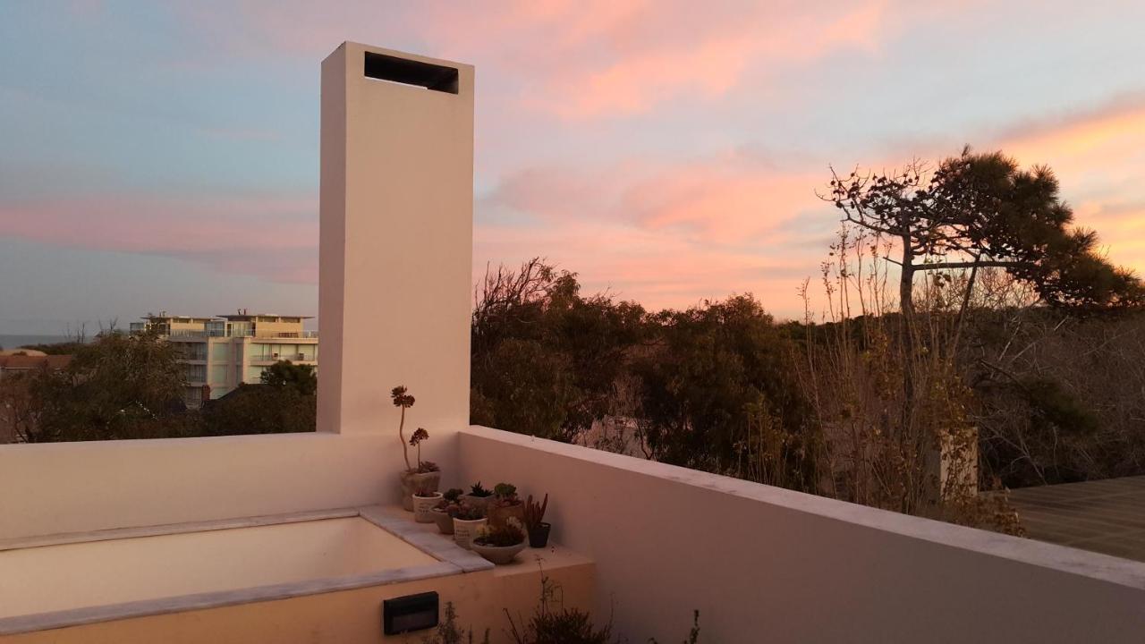 Triplex Con Terraza Unica A 50 Mts Del Mar Apartment Carilo Exterior photo