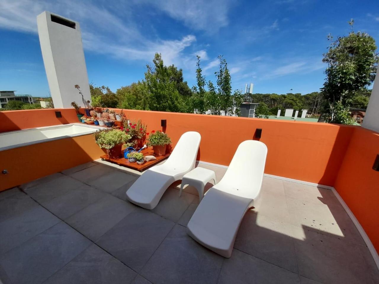 Triplex Con Terraza Unica A 50 Mts Del Mar Apartment Carilo Exterior photo